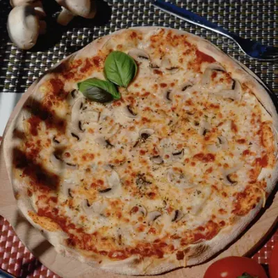 Pizza Funghi
