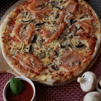 Pizza Regina