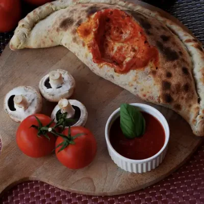 Pizza Calzone