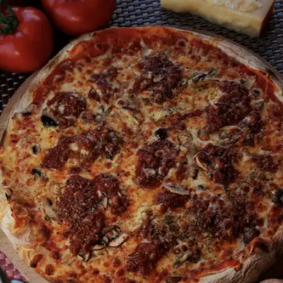 Pizza Bolognaise